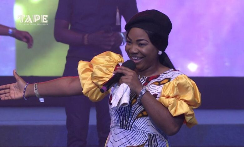 Mercy-Chinwo-at-The-African-Praise-Experience-TAPE