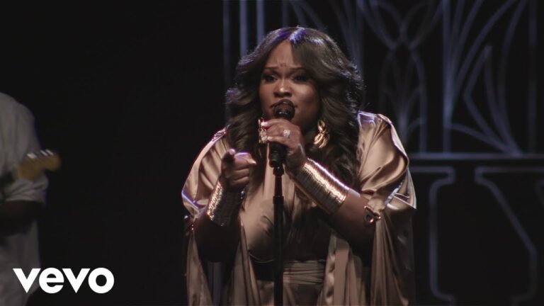 Tasha Cobbs Leonard - Reach Out And Touch The Lord (Mp3 Download, Lyrics)