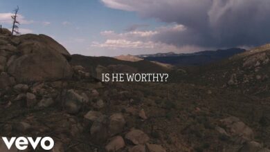 Is He Worthy by Chris Tomlin MP3 Download Lyrics